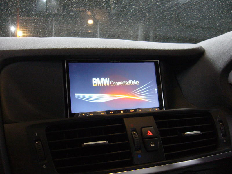 BMWの始動画面も映せます！